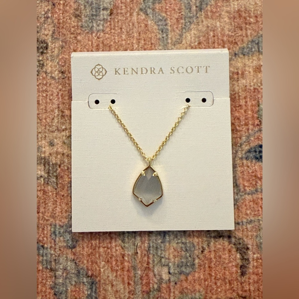 Kendra Scott 14k-Gold Cory Semiprecious Slate Cats Eye Stone Pendant Necklace - Picture 3 of 7